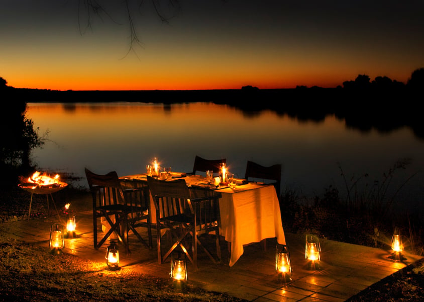 11_-Zambezi_Sands_-_Dining_on_the_river_banks.jpg