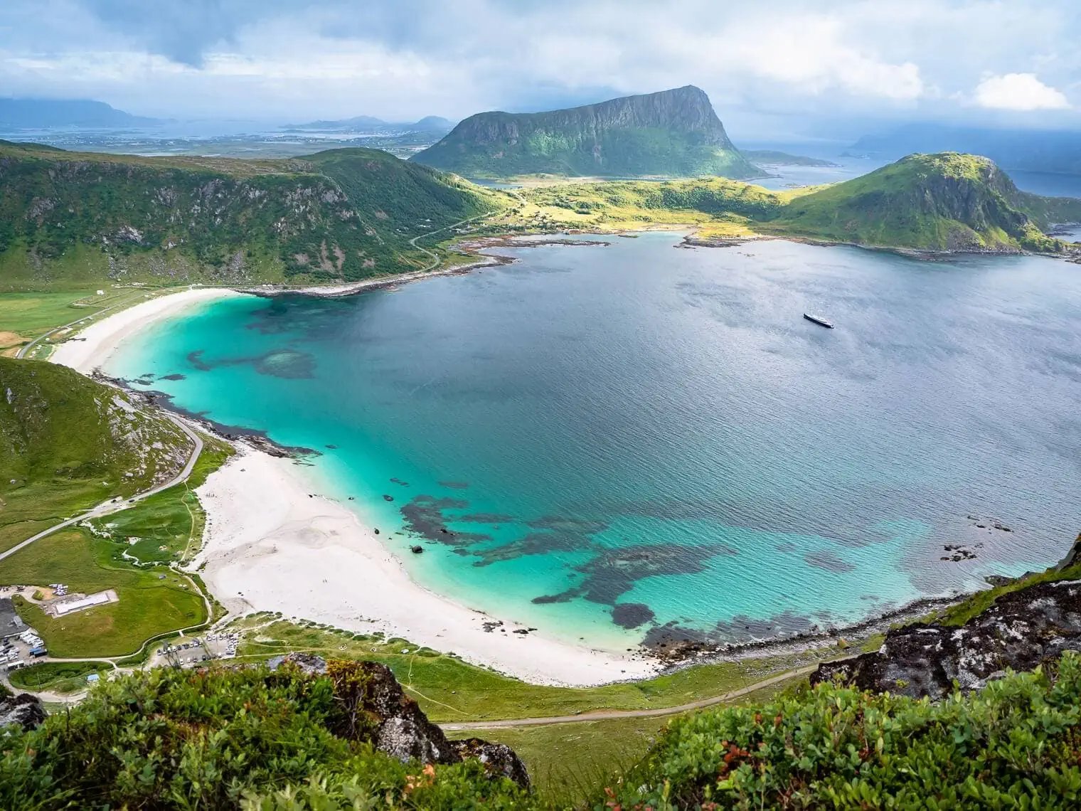 Haukland-Beach-header