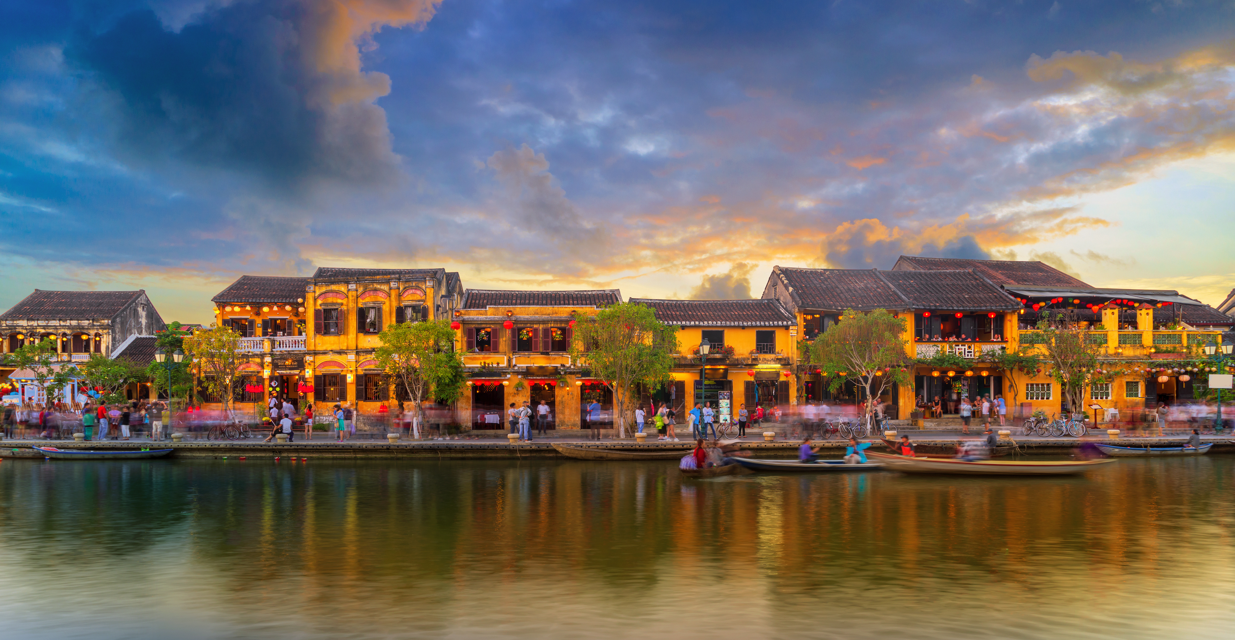 bigstock-Hoi-An--Vietnam--MARCH----294757951