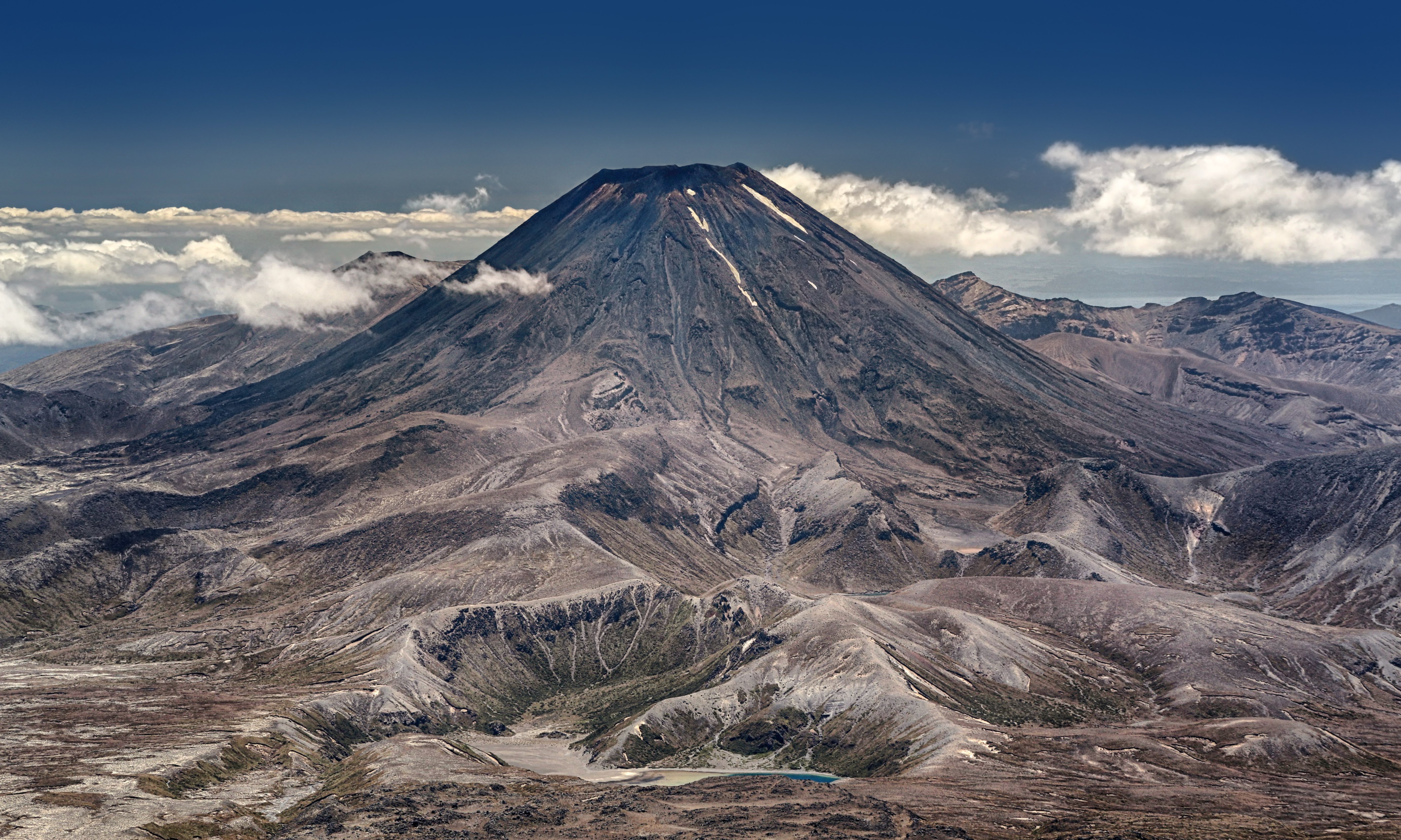 bigstock-Mt-Ngauruhoe-at-Tongariro-Nat-92522519