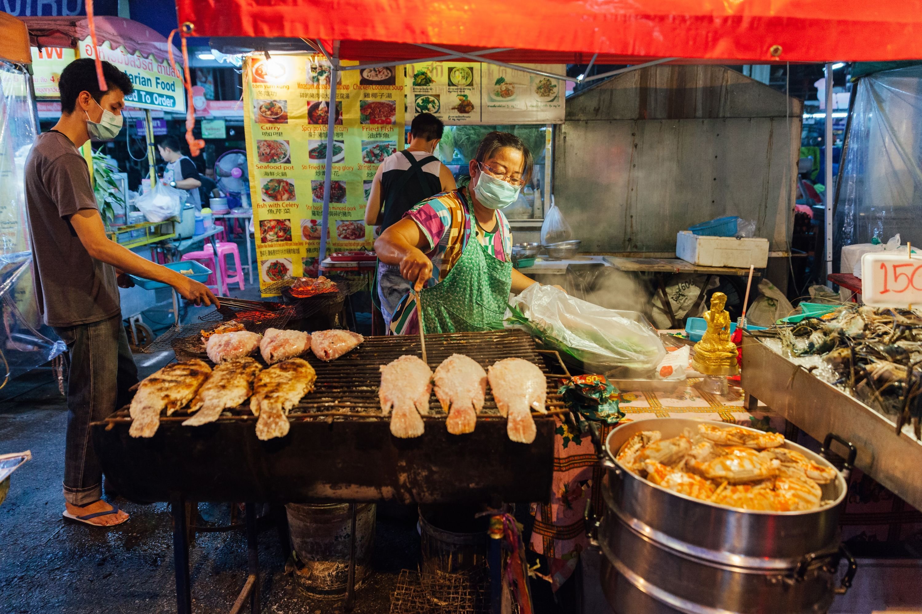 chiang-mai-food-market-people-14181