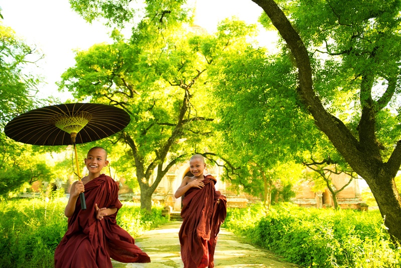 Buddhist-monks-runn-47042113