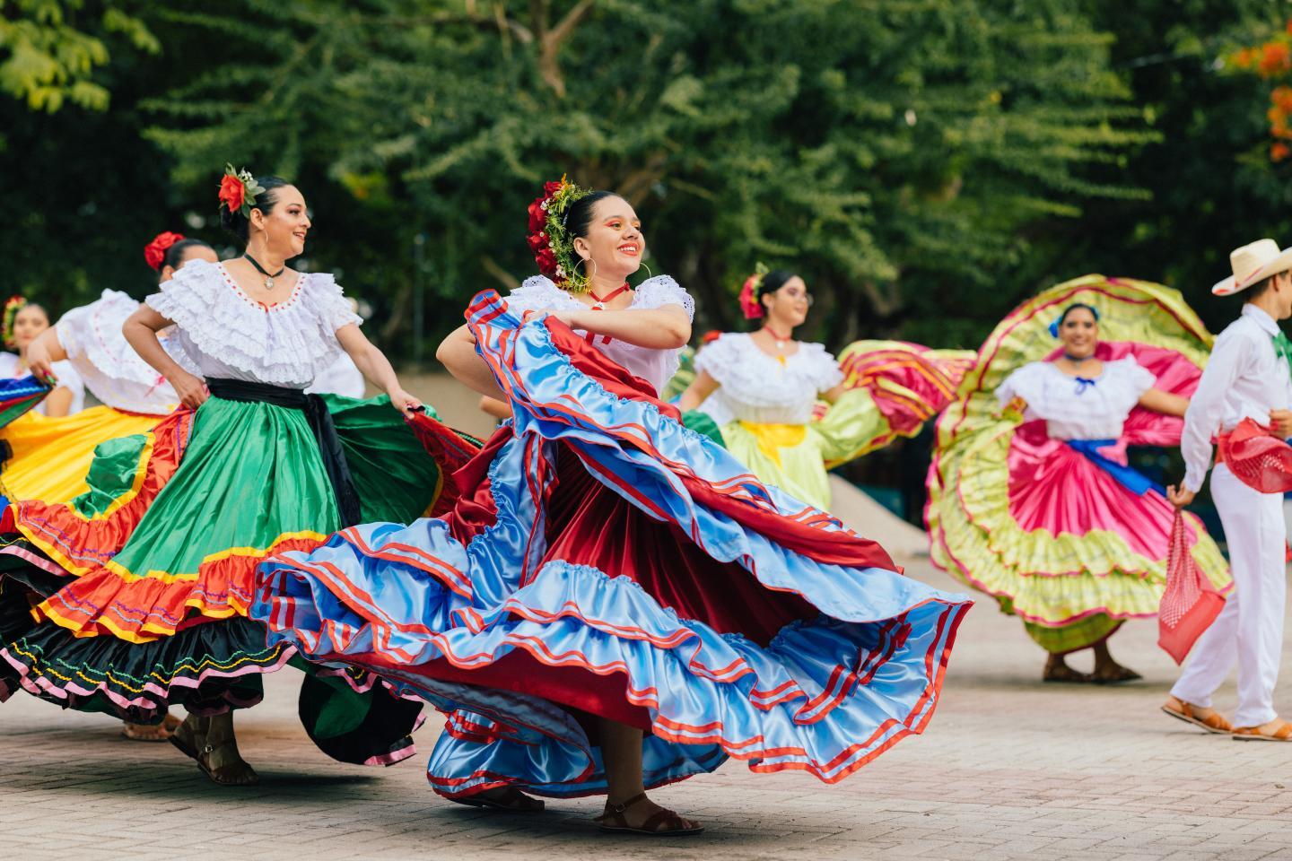 women-skirt-twirl-punto-guanacasetco-nicoya