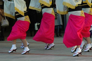 bigstock-Japanese-dancers-866101